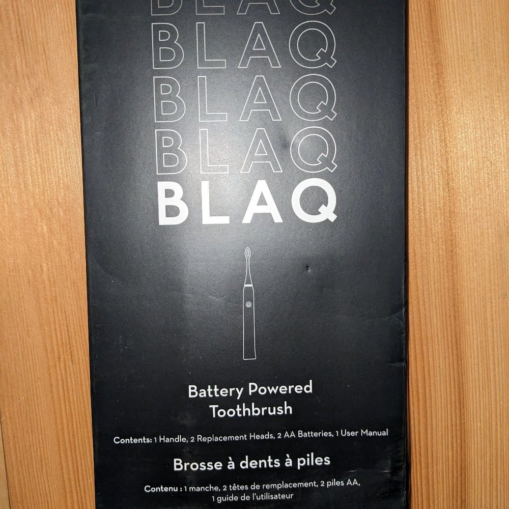 Blaq Battery Powered Electric Toothbrush With Two Replacement Heads & Batteries